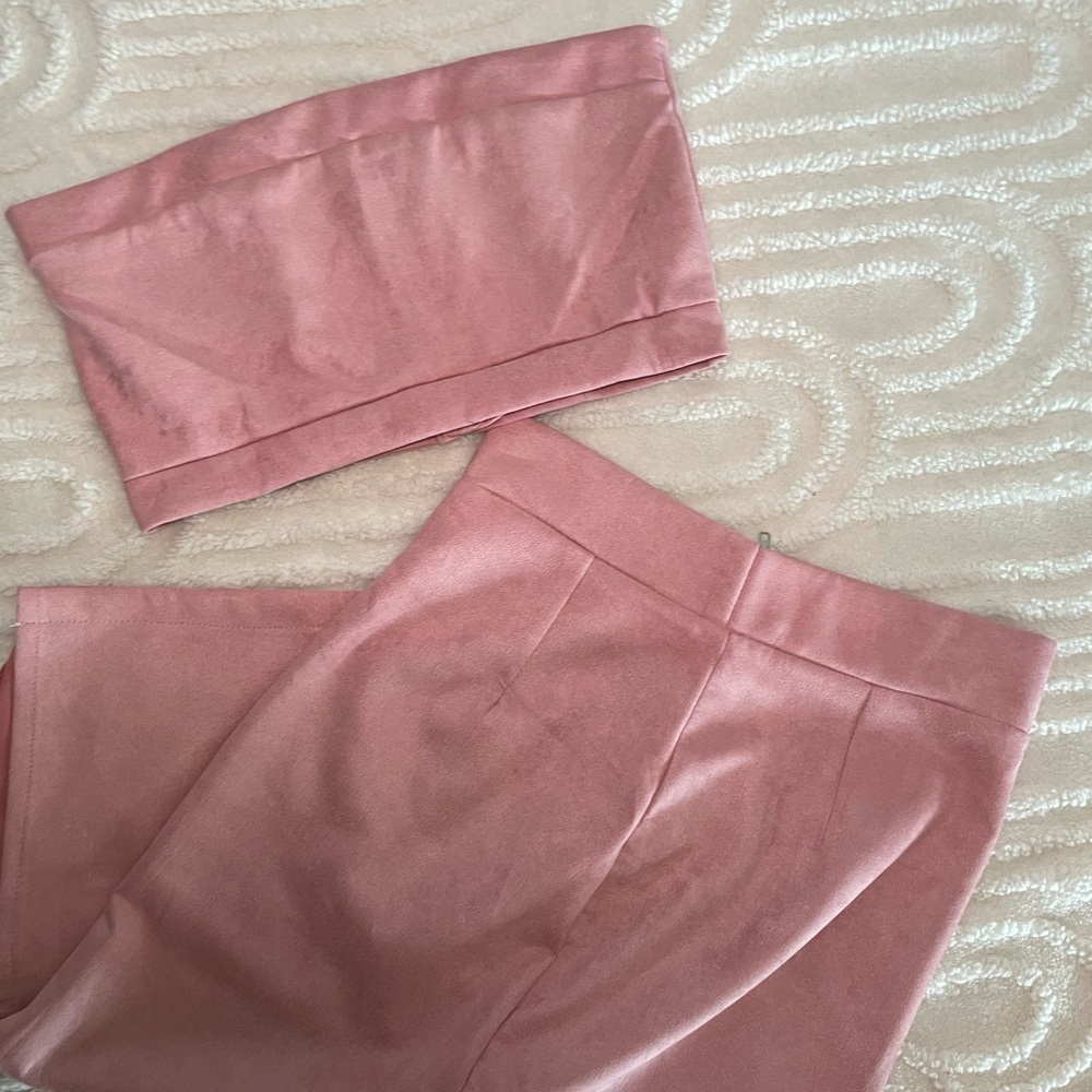 ♥️ Pink velvet, two-piece pencil skirt set with matching crop top - Picture 6 of 7